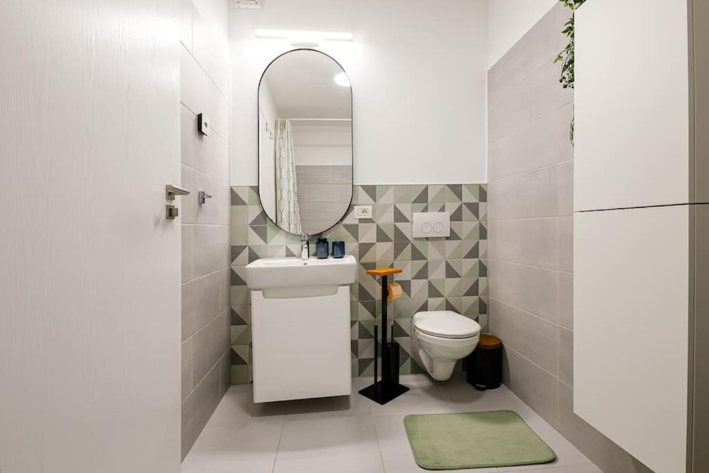 Luxury Apt. Near River & Parking Тимишоара Экстерьер фото